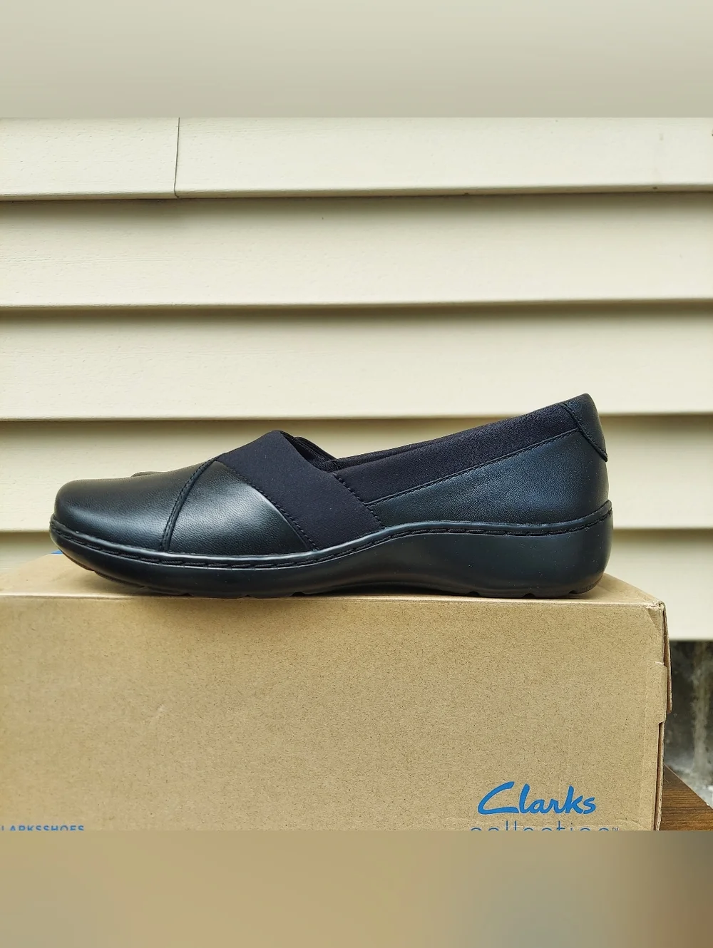 Clarks Cora Charm Black Slip-On Loafers Women's Size 8M NWT Preppy Cottagecore
